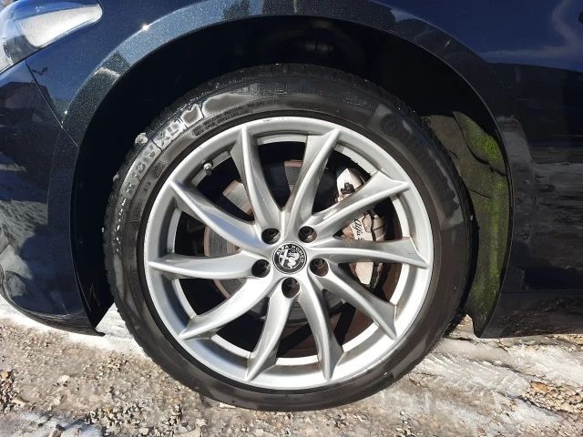 Alfa Romeo Giulia Q4 TI Turbo