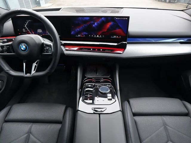 BMW i5 eDrive40
