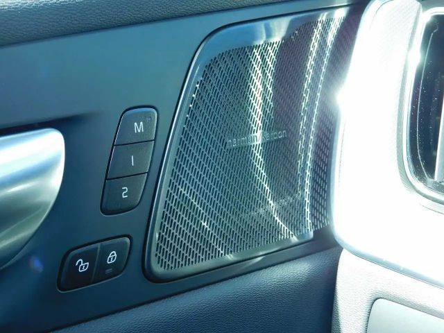 Volvo XC60 AWD Plus T6