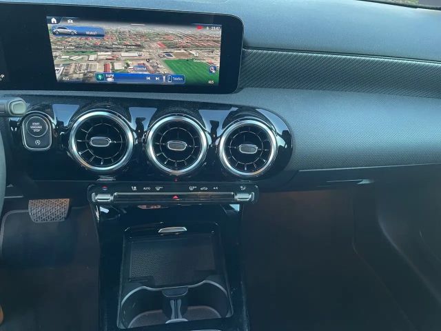 Mercedes-Benz A 180 A 180 Advanced AUTO*LED*RFK*MBUX*LENKRADHEIZUNG*