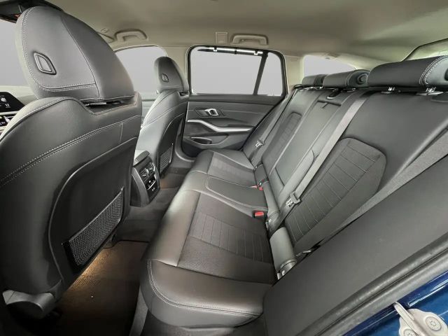 BMW 330 330e Touring