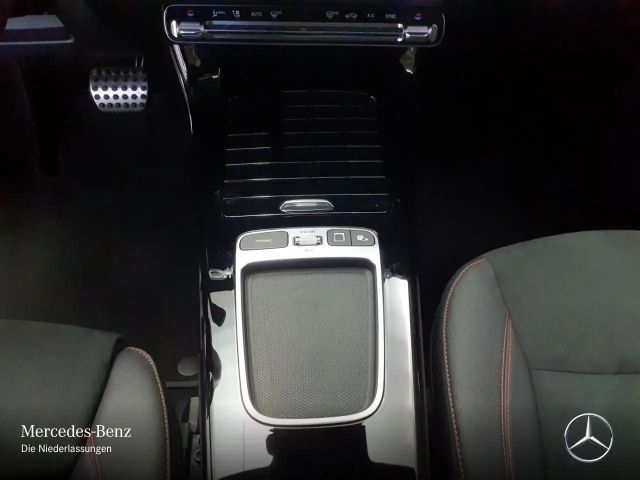 Mercedes-Benz CLA 200 AMG Line