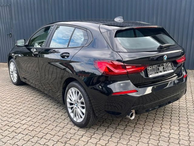 BMW 118 118i 5-deurs Sedan