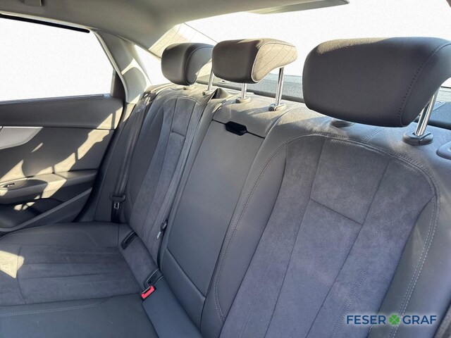 Audi A4 40 TFSI S-Tronic Sedan