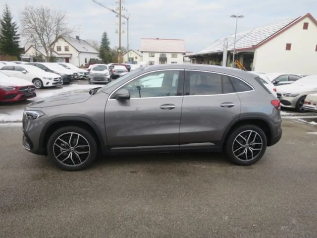 Mercedes-Benz EQA 300 4MATIC AMG Line