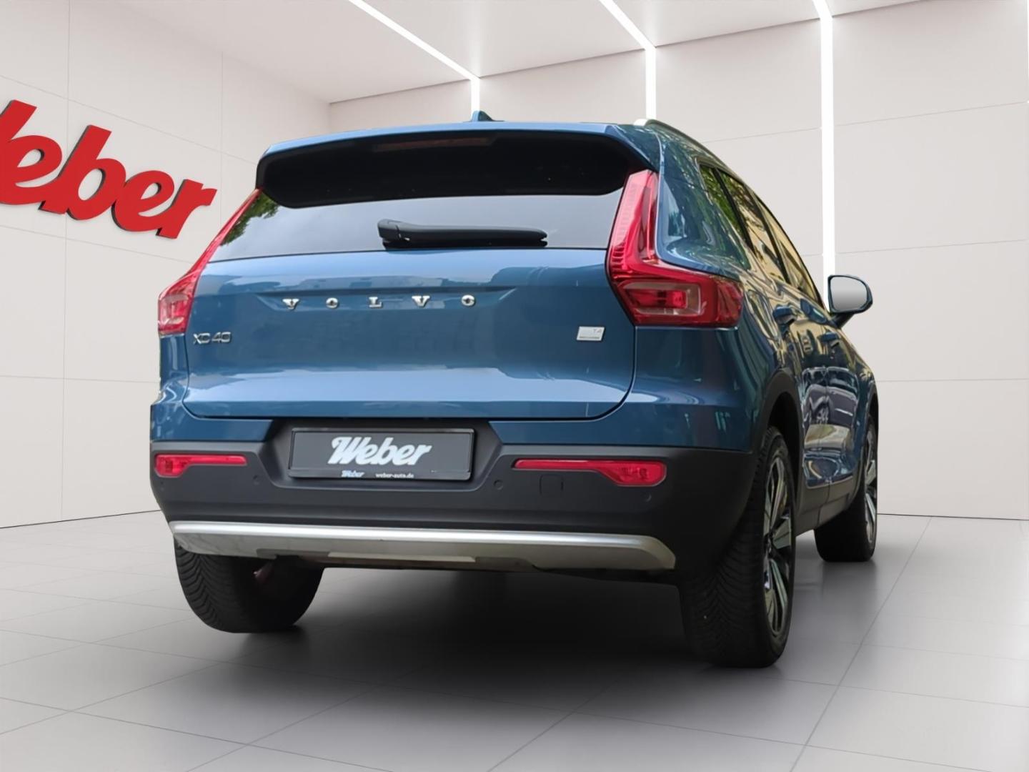 Volvo XC40 Core Recharge T4