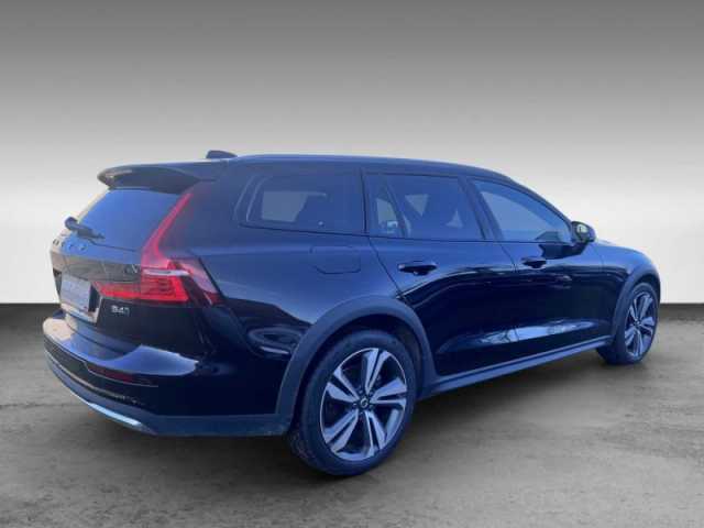 Volvo V60 Cross Country AWD Plus
