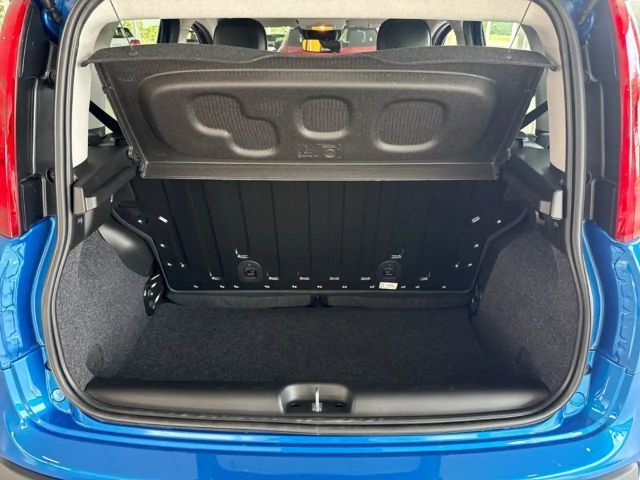 Fiat Panda DAB Spurhalteass. Verkehrszeichenerk. Notbremsass.