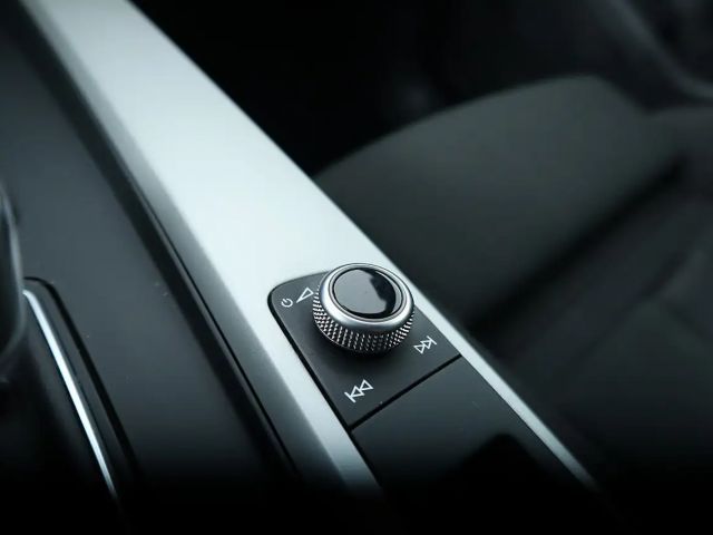 Audi A4 30 TDI Avant S-Line