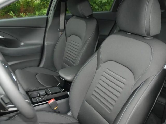 Hyundai i30 Advantage Hybrid T-GDi