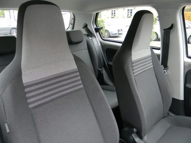 Volkswagen up! Move Move up!