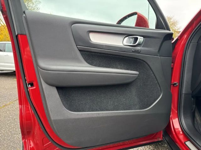 Volvo XC40 Core Recharge