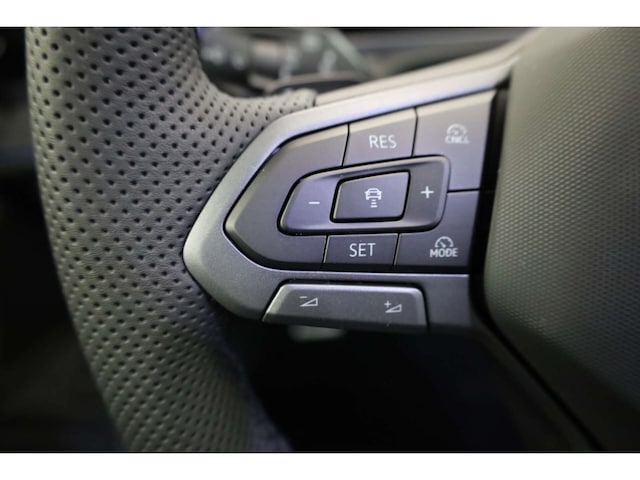 Volkswagen Passat 1.5 eTSI R-Line