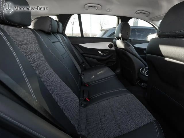 Mercedes-Benz E 220 AVANTGARDE E 220 d Estate