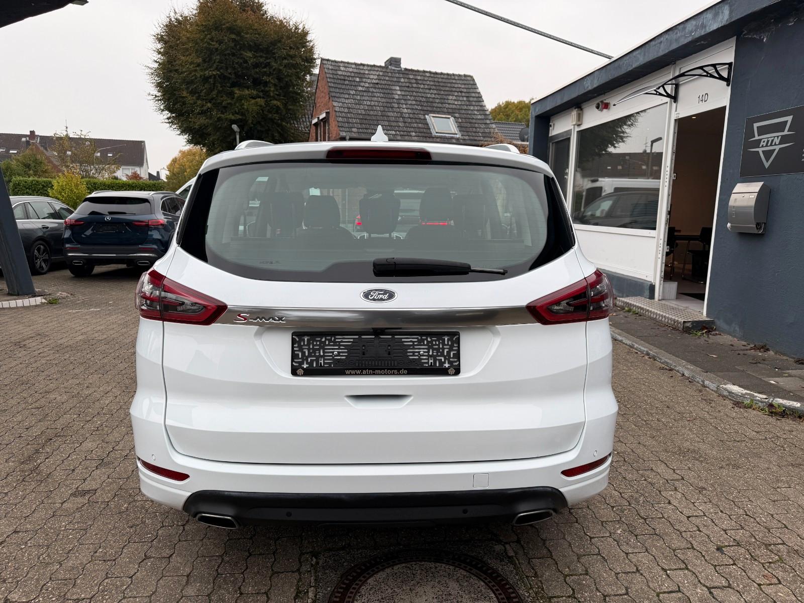 Ford S-Max Titanium