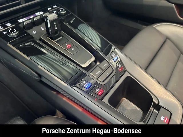 Porsche 992 Cabrio Carrera GTS