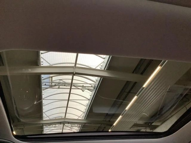 Mercedes-Benz C 180 AVANTGARDE Sedan