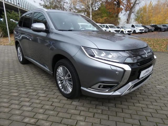 Mitsubishi Outlander 4WD PHEV