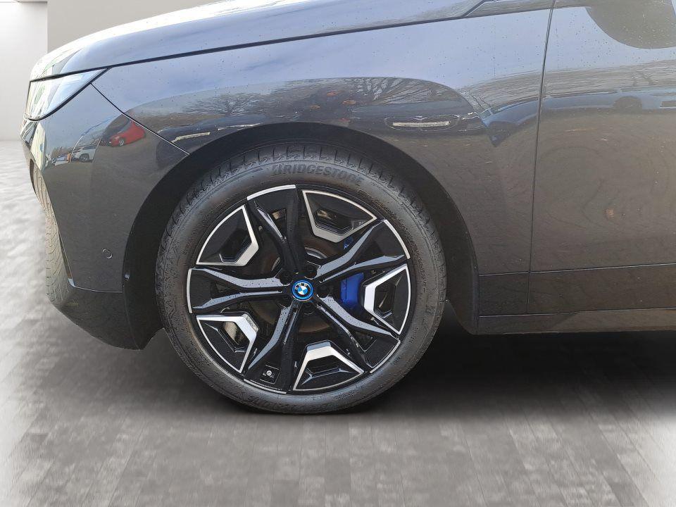 BMW iX xDrive50