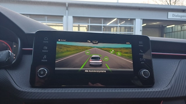 Skoda Kamiq ANSCHLUSSGARANTIE, PANORAMA, KAMERA