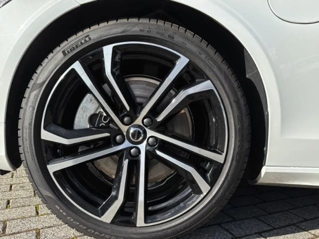 Volvo S90 Dark Plus T8