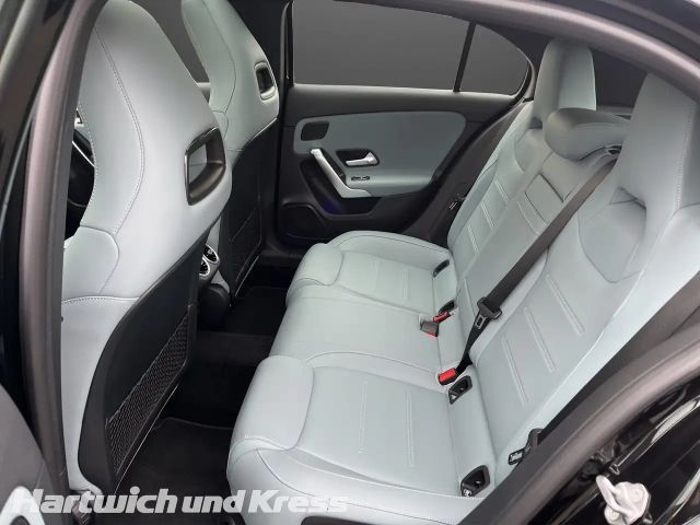 Mercedes-Benz A 220 4MATIC AMG Line