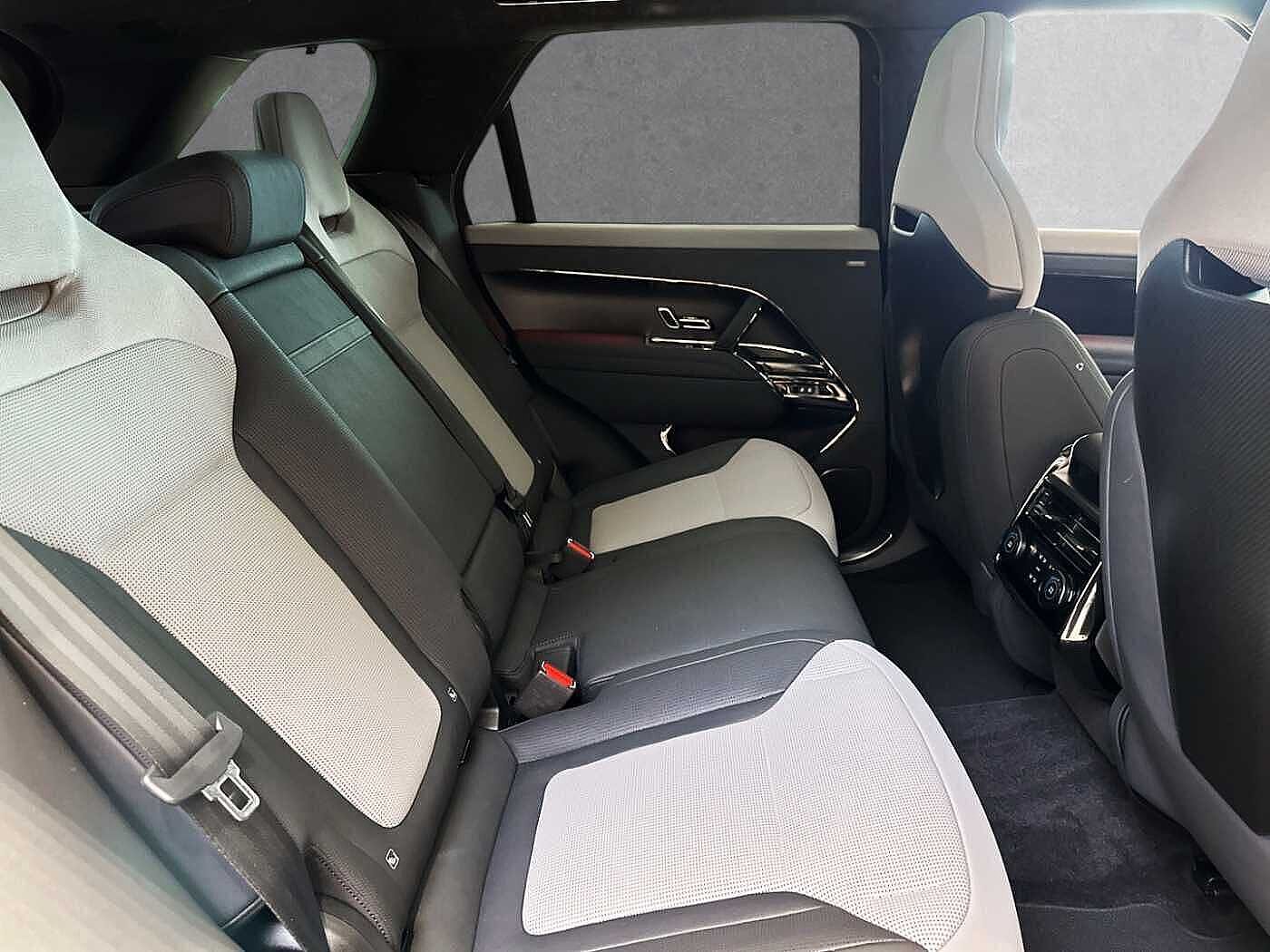 Land Rover Range Rover Sport P635 SV+