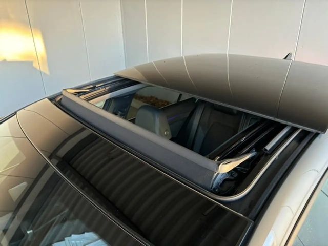 Volkswagen Golf Golf VIII Style e-Golf