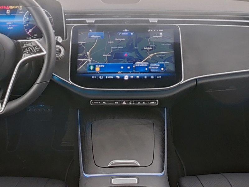 Mercedes-Benz E 200 AVANTGARDE Sedan