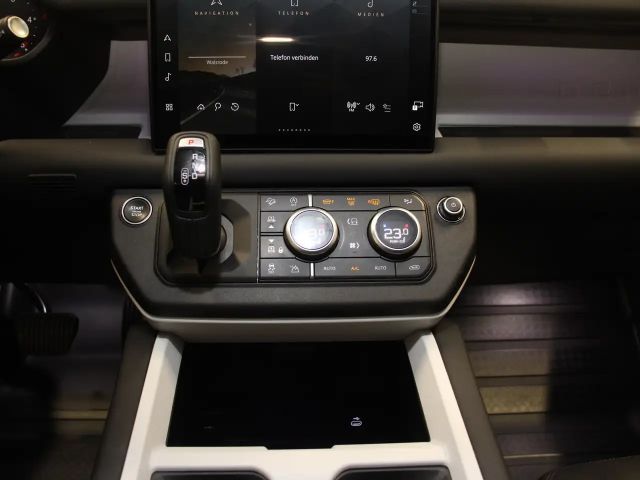 Land Rover Defender 110 D300 Dynamic SE