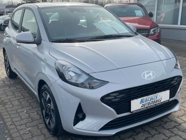 Hyundai i10 1.2l AMT Navi/Kamera/Shz/Lhz/Klimaautomatik