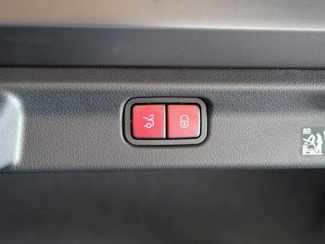 Mercedes-Benz EQE 300 AMG Line Sedan