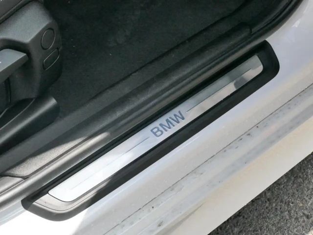 BMW 330 330e Touring xDrive