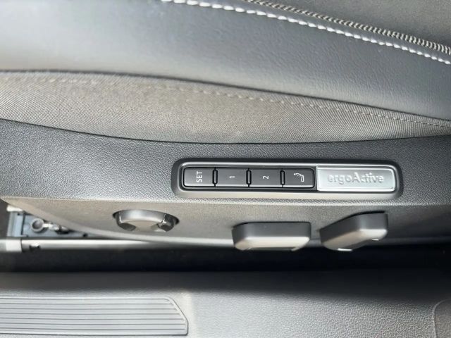 Volkswagen Golf DSG Style eHybrid