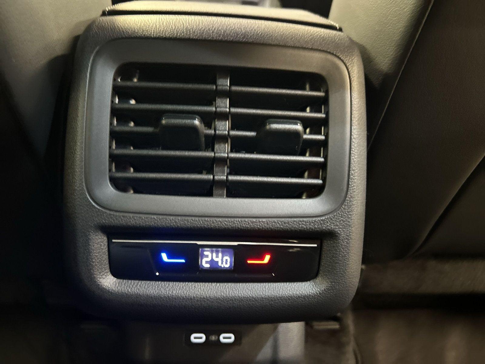 Volkswagen T-Roc 1.5 eTSI DSG R-Line