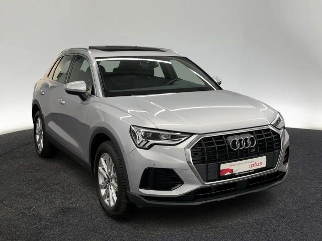 Audi Q3 45 e S tr. PDC LED NAVI VIRTUAL PANO