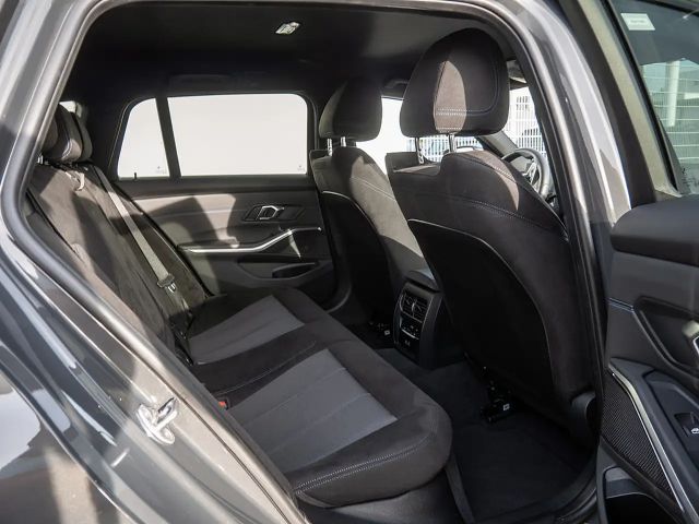 BMW 320 320d M-Sport Touring xDrive