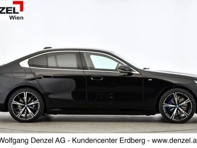 BMW i5 Sedan