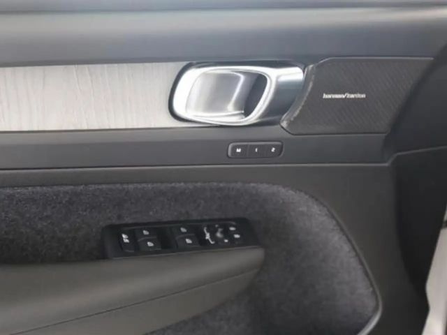 Volvo XC40 Dark Plus