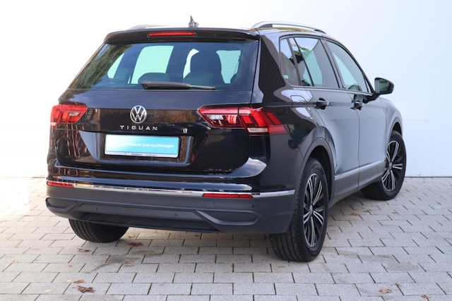 Volkswagen Tiguan Tiguan 1,5 TSI Active Klima Navi Einparkhilfe