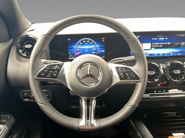 Mercedes-Benz GLA 200 MBUX+LED+PARKTRONIC+Kamera+SHz+AHK