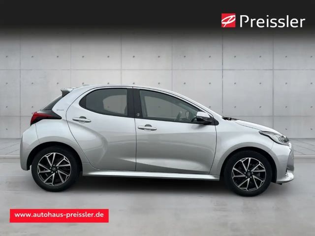 Toyota Yaris Hatchback Hybride Team D