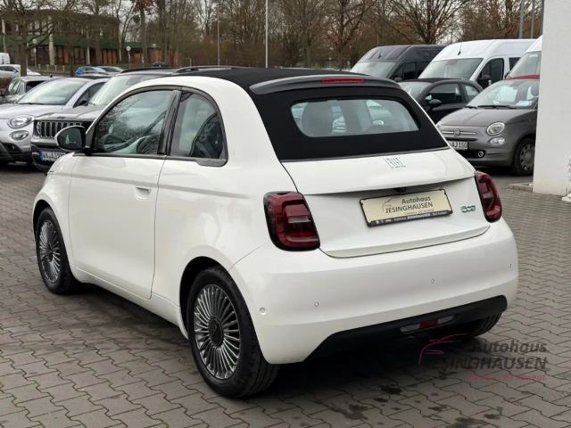 Fiat 500e +Rückfahrkam.+Klimaaut.+Keyless+Tempomat