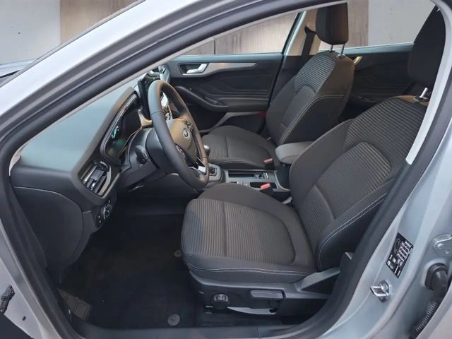 Ford Focus 1,0 125PS ACC/Kamera/LED/Navi/Winterp.     **