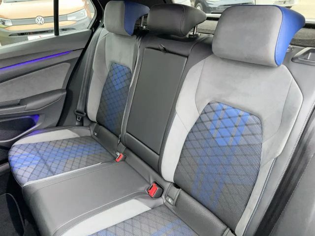 Volkswagen Golf R / R-Performance- Akrapovic /Black/Matrix