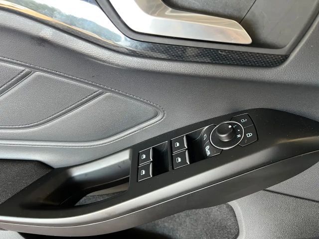 Ford Focus EcoBoost ST Line