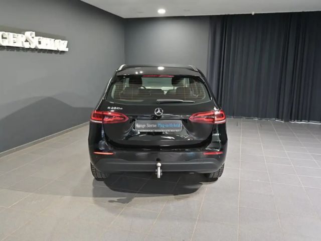 Mercedes-Benz B 250 B 250 e