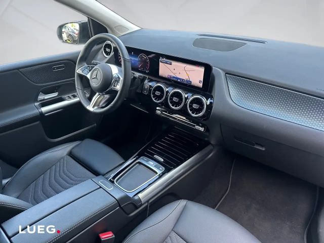 Mercedes-Benz B 200 Progressive Sedan