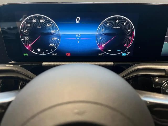 Mercedes-Benz GLA 200 AMG Line