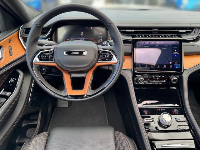 Jeep Grand Cherokee Summit